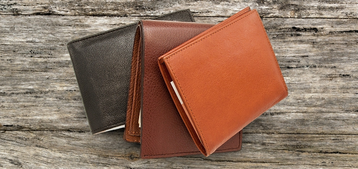 Ví da sang trọng được khắc tên cha