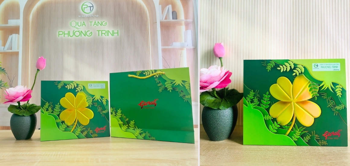 Cỏ bốn lá trên hộp bánh trung thu - biểu tượng của sự may mắn