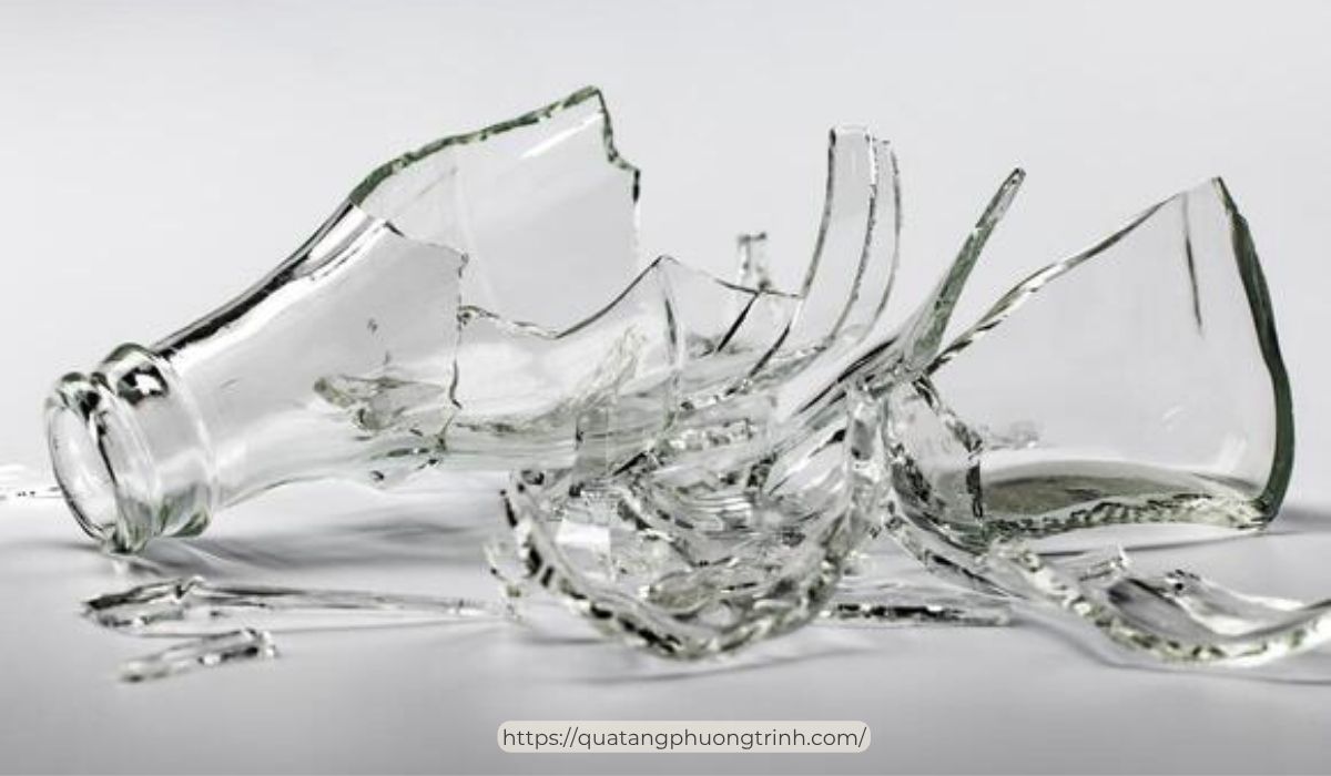 Khi mỏng nhẹ cũng đồng nghĩa với việc bình rất dễ bị "tổn thương"