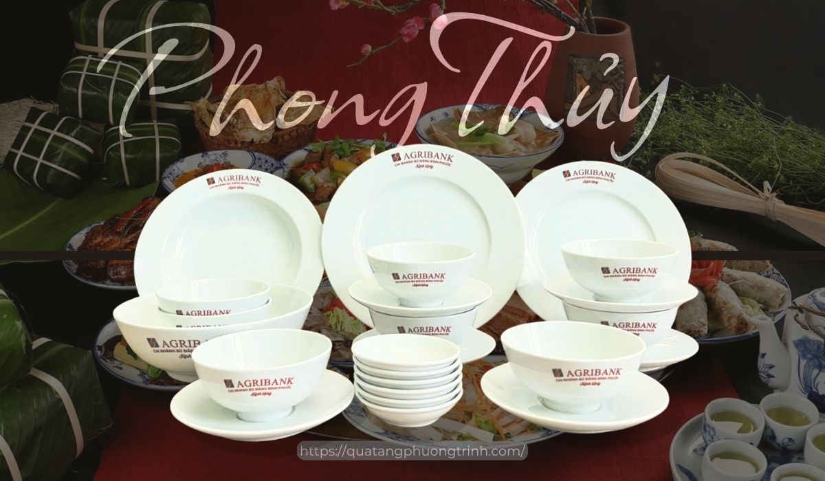 Bộ bàn ăn phong thủy Phương Trinh - khi sản phẩm được làm bằng chữ “tâm”