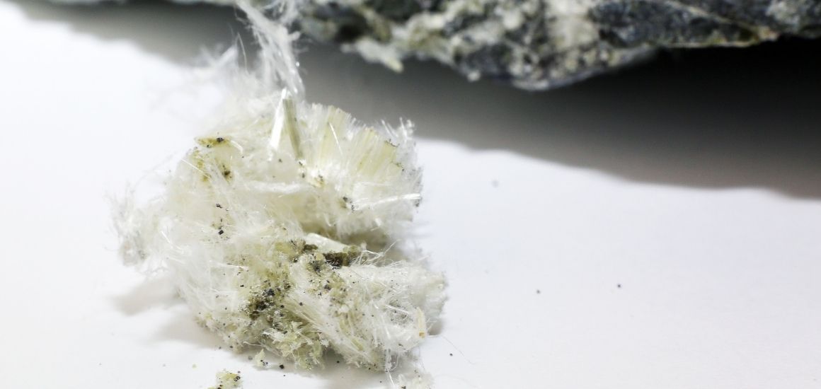 Cấu trúc sợi khoáng Amiang dưới kính hiển vi gây nguy hiểm cho phổi