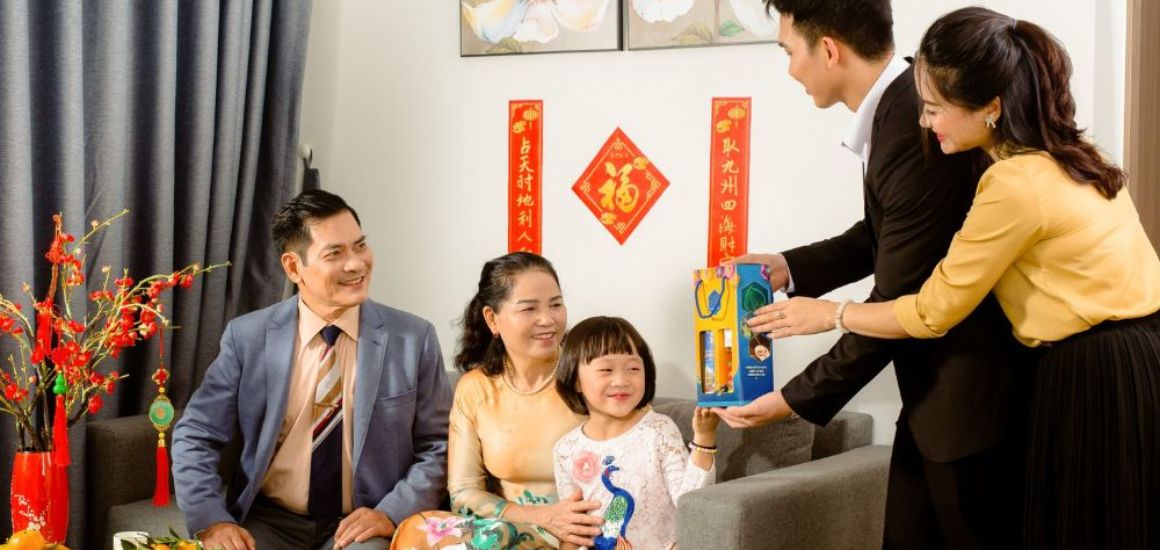 Chọn quà tết cho bố mẹ​