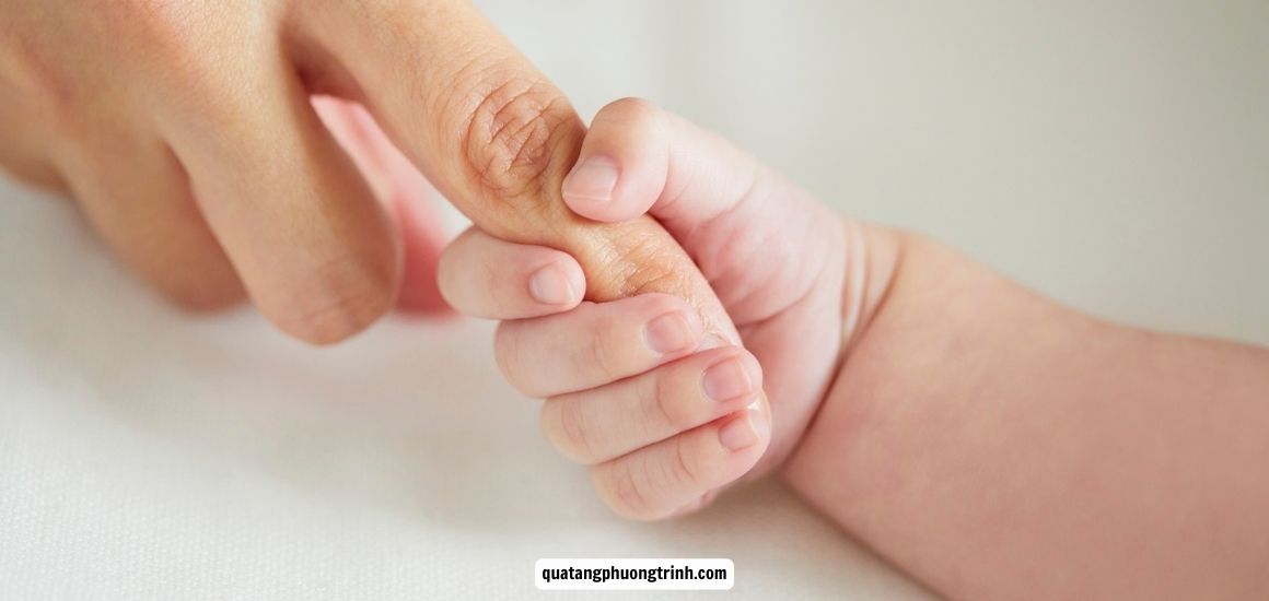 Thời gian an toàn để bảo quản sữa công thức và sữa mẹ