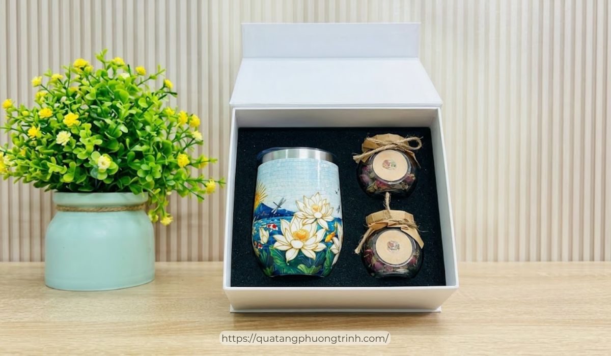 Set bình giữ nhiệt kèm trà thanh nhiệt - gợi ý quà tặng ý nghĩa và tinh tế cho chị gái ngoài 35 tuổi
