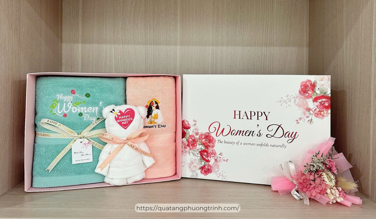 Bộ khăn thêu logo ngọt ngào dành cho khách hàng nữ của doanh nghiệp nhân ngày Phụ nữ Việt Nam