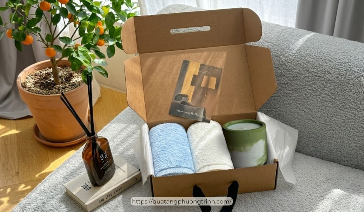 Set quà tặng thư giãn nến thơm kèm khăn tắm cao cấp - đặt quà theo yêu cầu có tại Quà tặng Phương Trinh