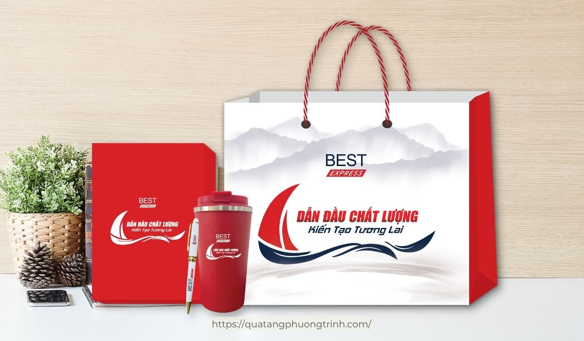 Quà tặng 20/10 với logo quá lớn có thể gây cảm giác quảng bá thay vì quà tặng