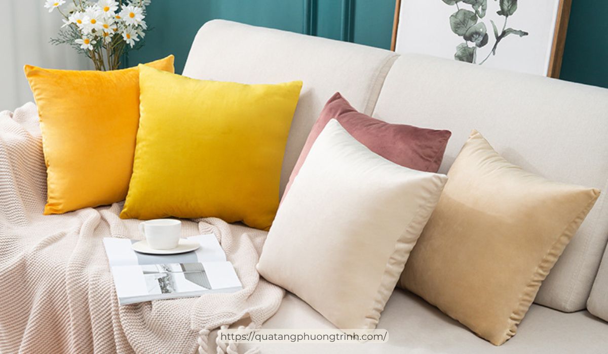 Gối tựa lưng thêu tên bà thật tinh tế - quà tặng bà nhân ngày 20/10