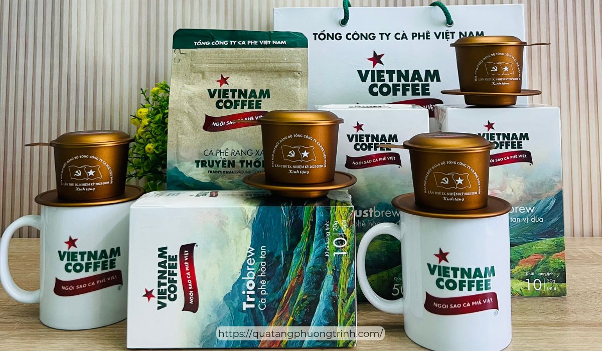 Bộ ly sứ và phin cà phê VietnamCoffee cá nhân hoá theo yêu cầu cung cấp bởi Quà tặng Phương Trinh