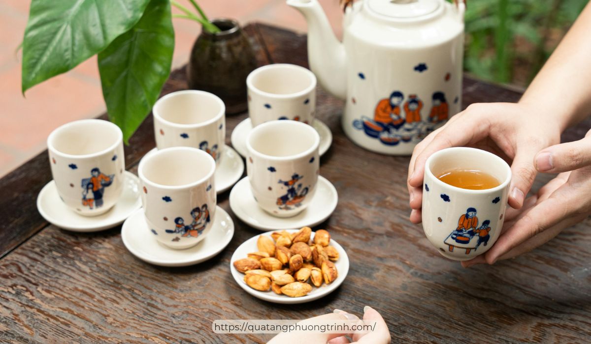 Bộ bình tách trà uống nước có gu mời khách - một sản phẩm cung cấp bởi Quà tặng Phương Trinh