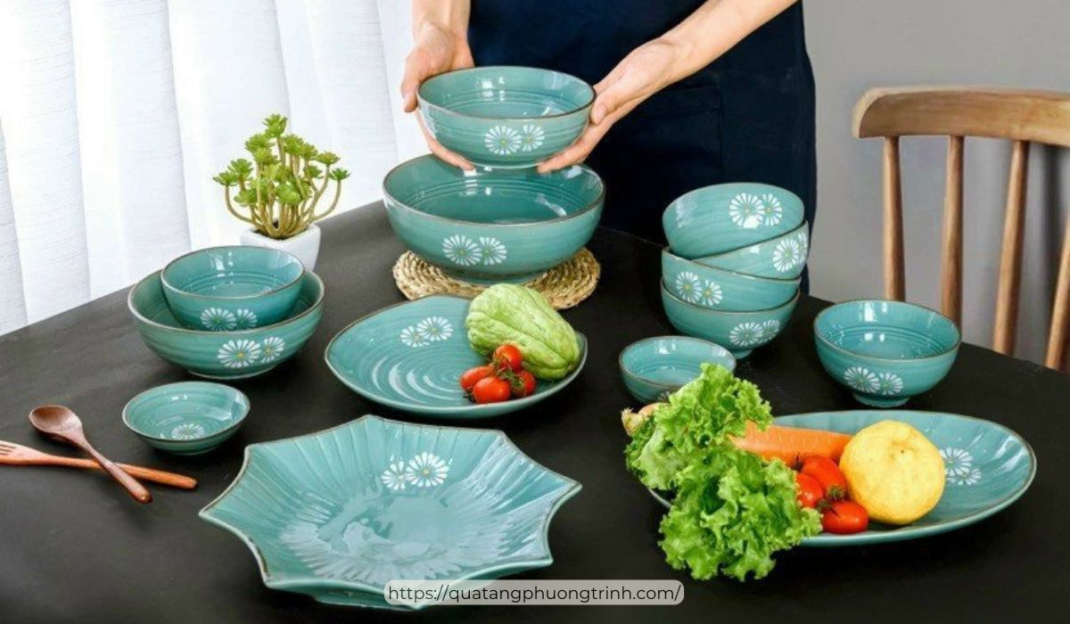 Gợi ý mẫu bộ bàn ăn từ gốm sứ cao cấp với thiết kế sang trọng tại Quà tặng Phương Trinh