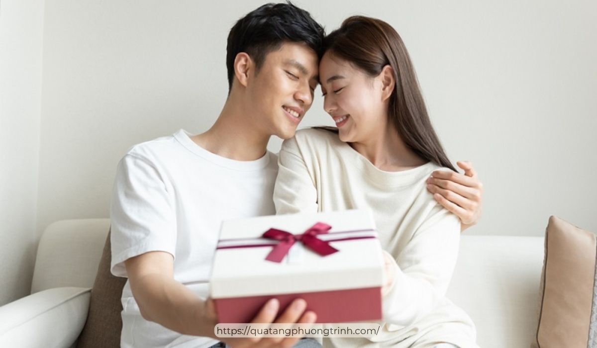 20/10 là dịp để các đấng mày râu thể hiện tình yêu của mình với vợ bằng những món quà ý nghĩa