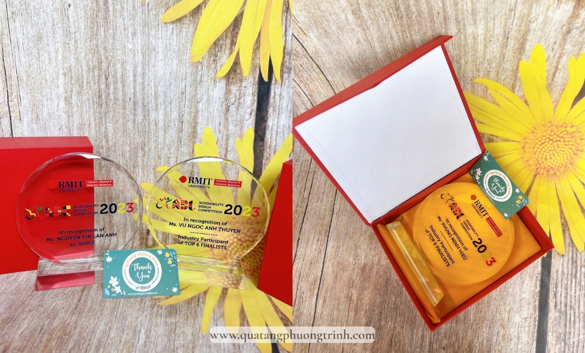 Kỷ niệm chương thường được chọn làm quà tặng khách hàng
