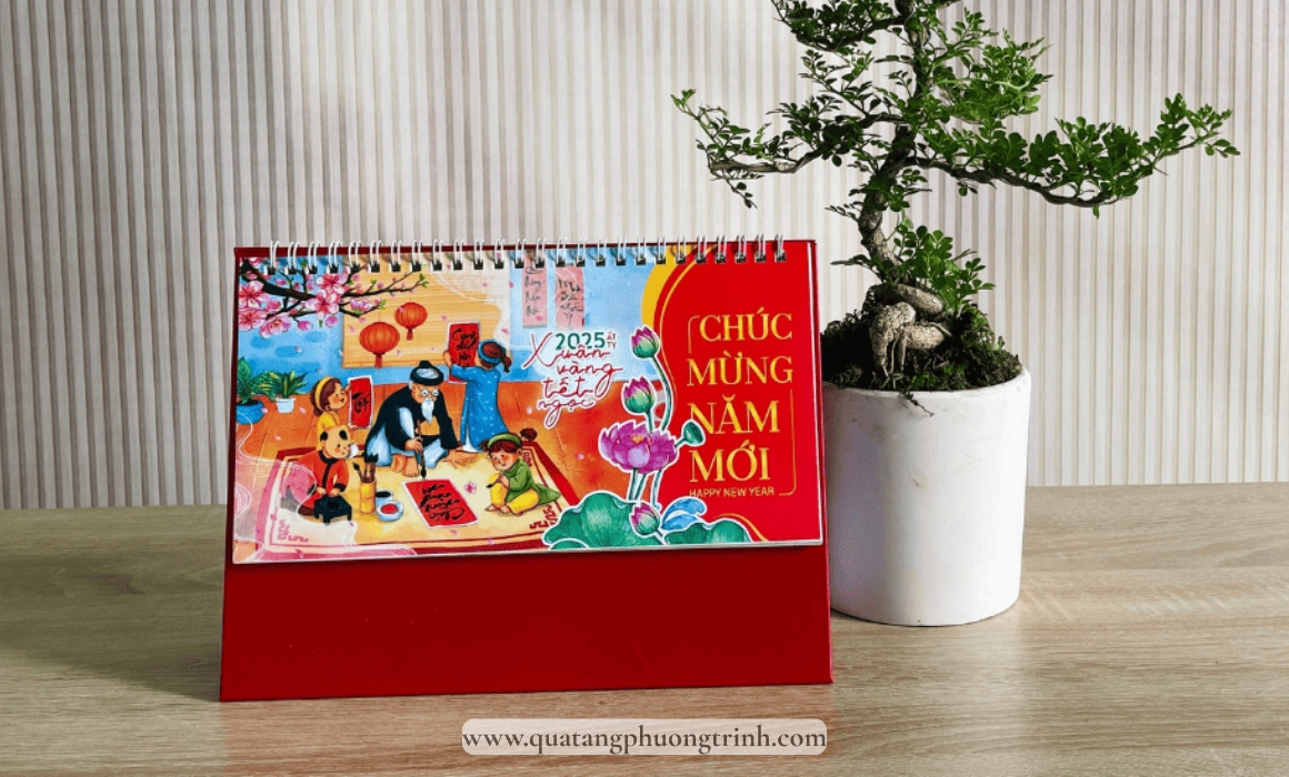 Lịch để bàn - món quà không thể thiếu dịp Tết